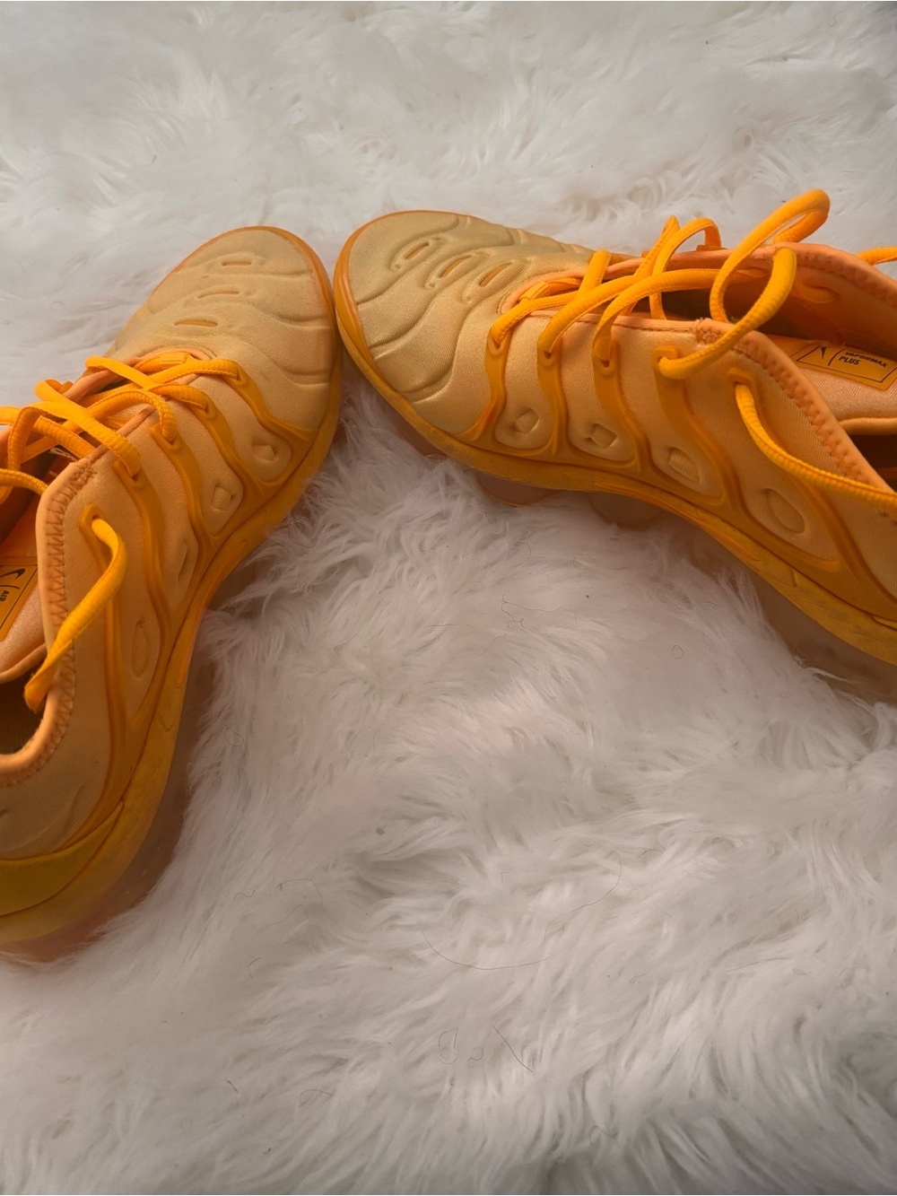 Nike VaporMax Plus ‘University Gold’ - Picture 4 of 4